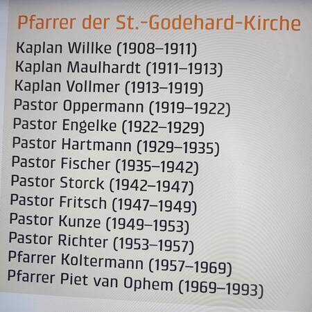 Pfarrer von St. Godehard (aus "Wir Ochtersumer")